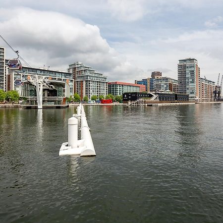 ロンドンRoyal Docks Penthouseアパートメント エクステリア 写真