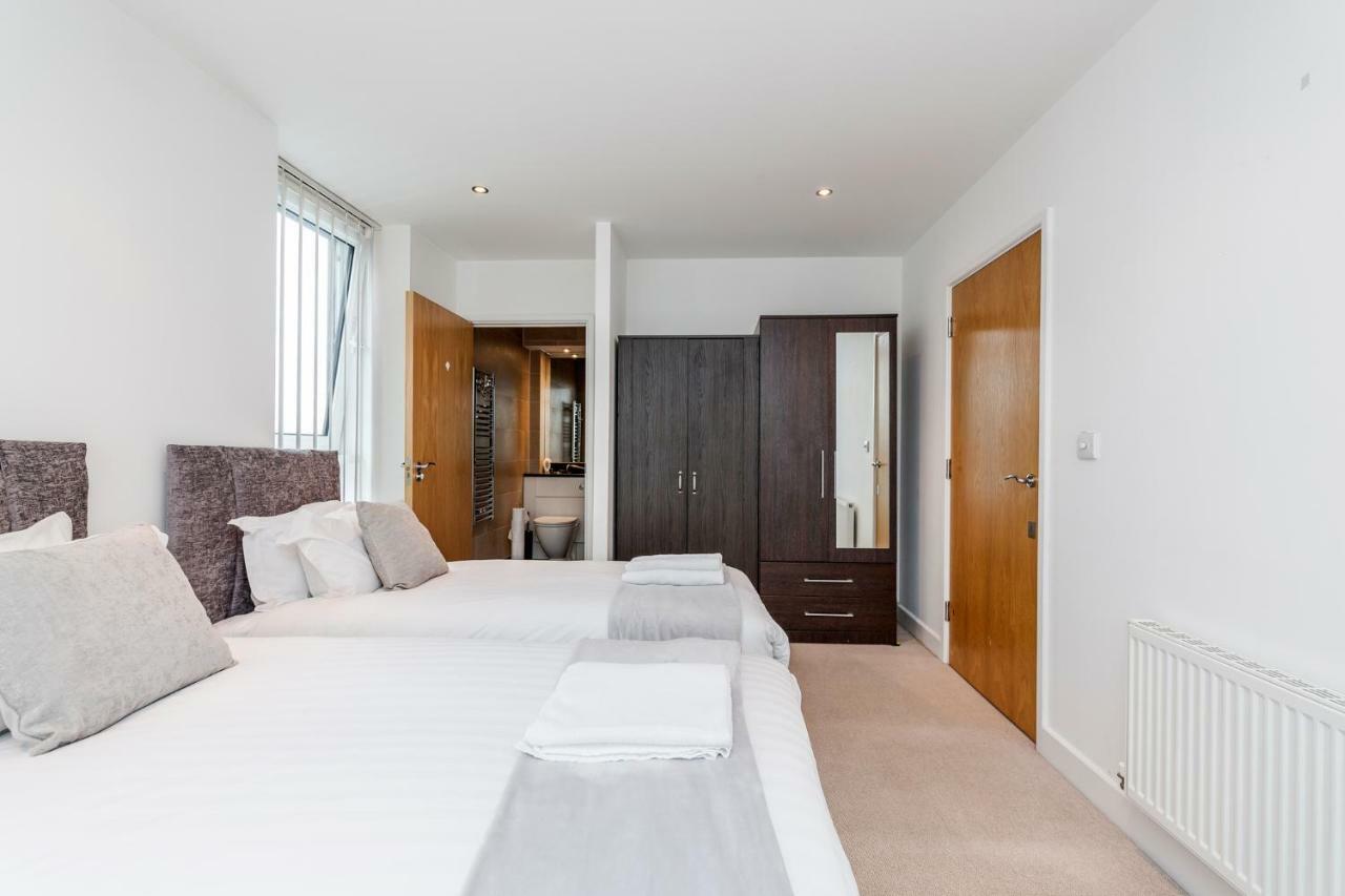 ロンドンRoyal Docks Penthouseアパートメント エクステリア 写真
